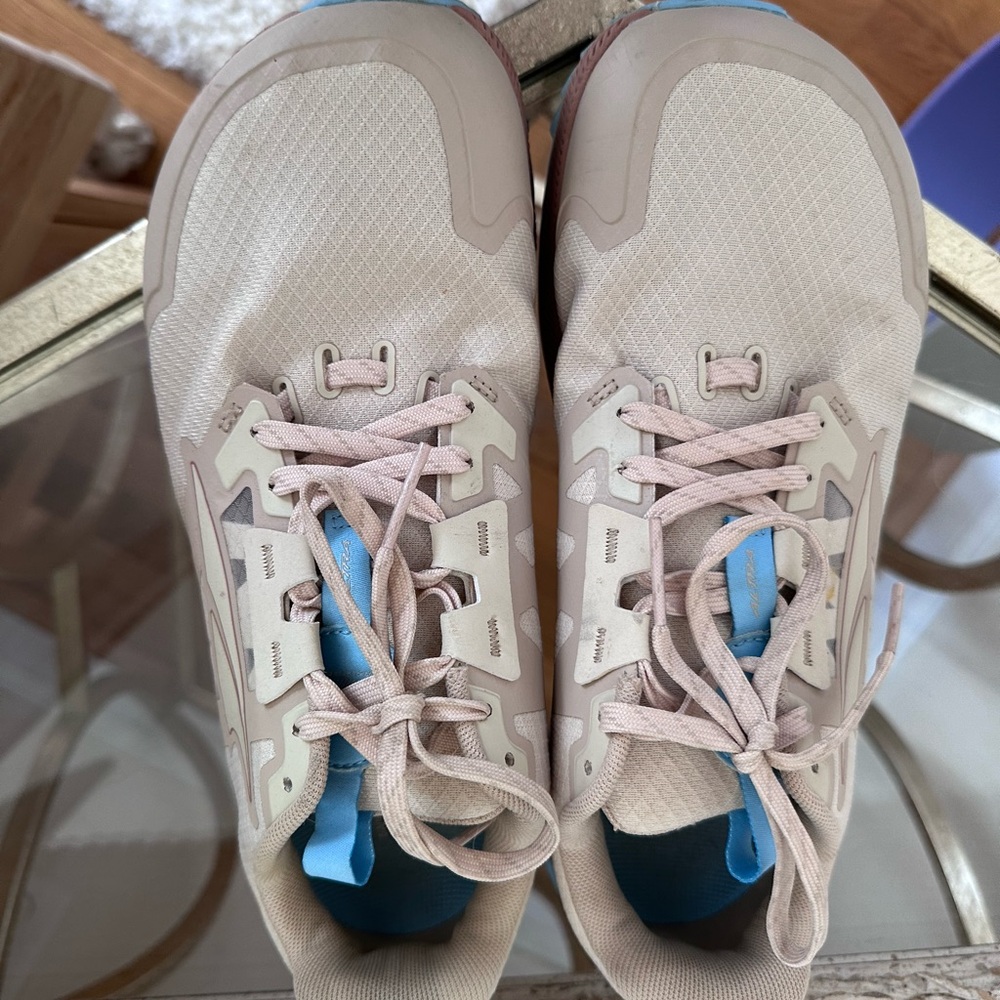 Altra Beige Sneakers with Blue Highlights